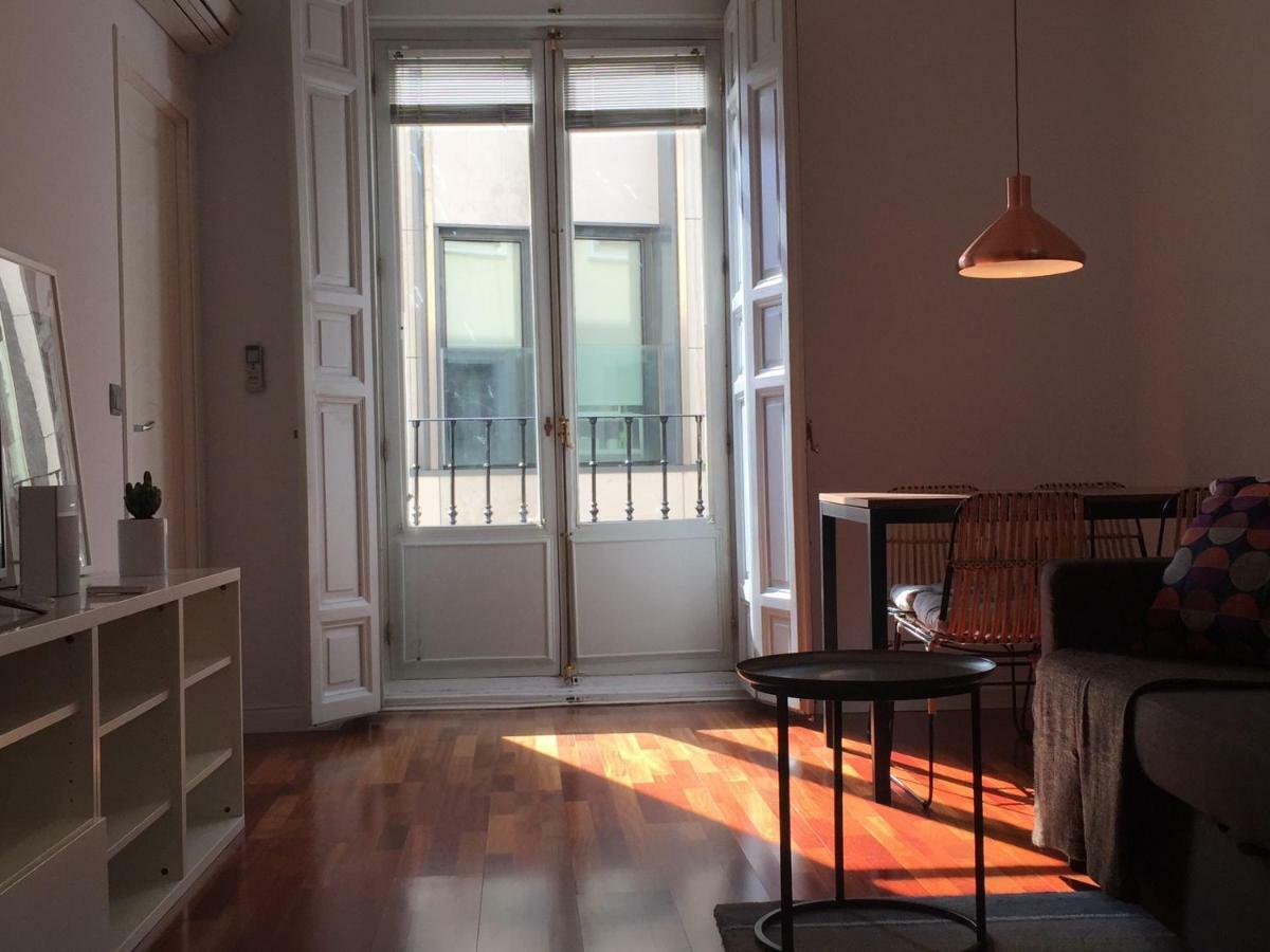 I19 - One Bedroom Apartment Madrid Bagian luar foto