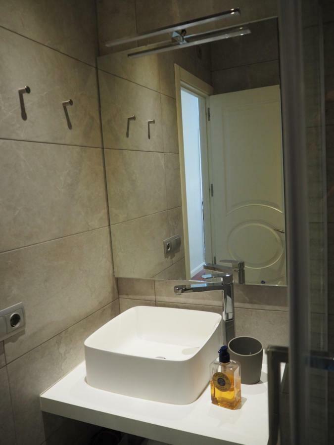 I19 - One Bedroom Apartment Madrid Bagian luar foto